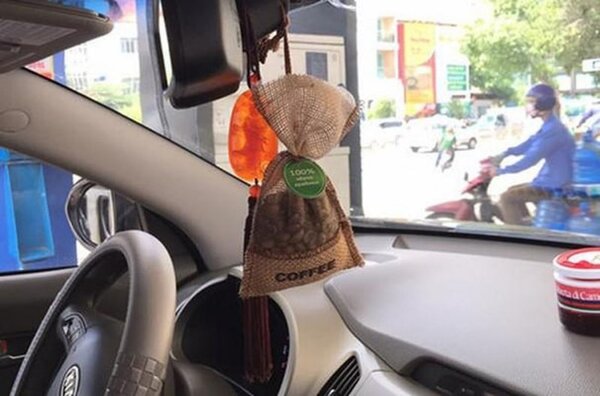 cách khử mùi xe ô tô